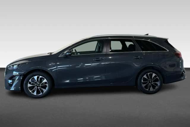Kia Ceed (2023) thumbnail 2
