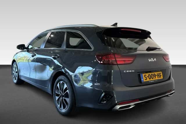 Kia Ceed (2023) thumbnail 3