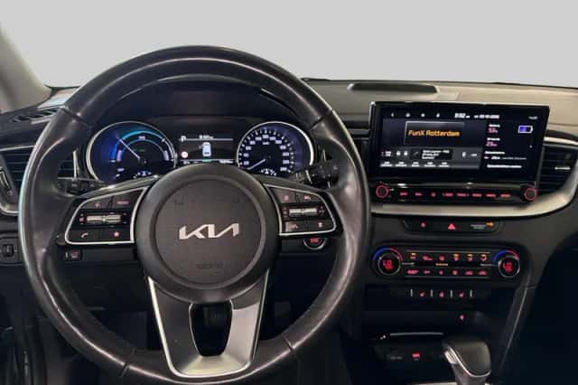 Kia Ceed (2023) thumbnail 5