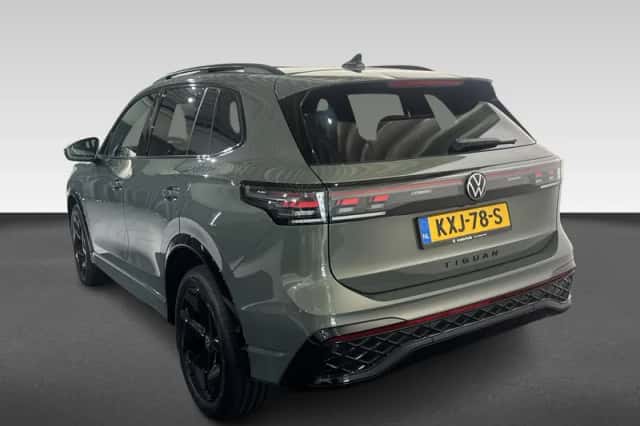 Volkswagen Tiguan (2025) thumbnail 3