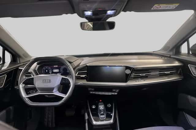 Audi Q4 e-tron (2022) thumbnail 5
