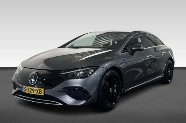 Mercedes-Benz EQE (2023) thumbnail 1