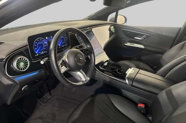Mercedes-Benz EQE (2023) thumbnail 4