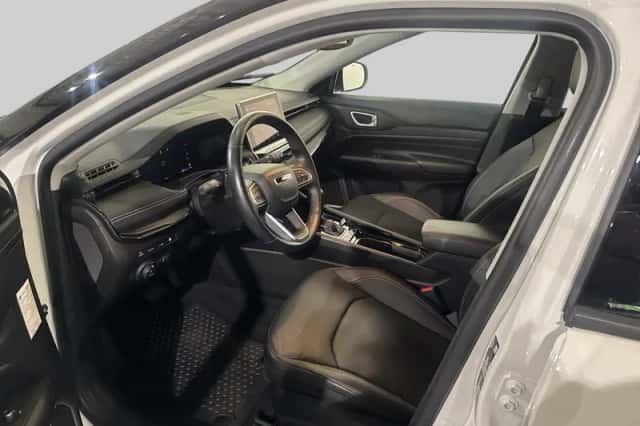 Jeep Compass (2024) thumbnail 4