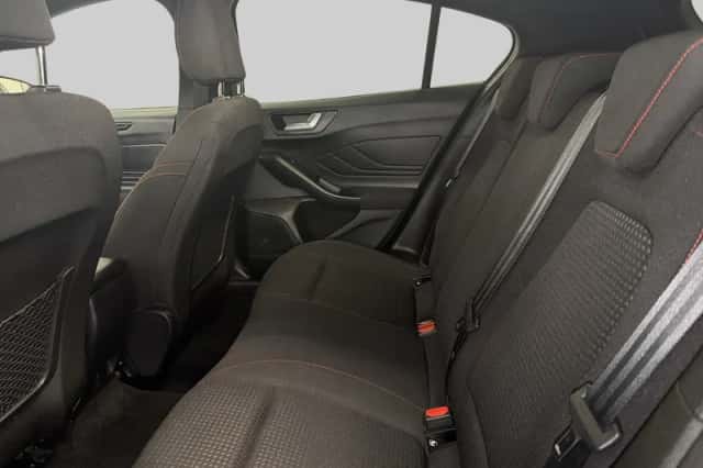 Ford Focus (2022) thumbnail 6