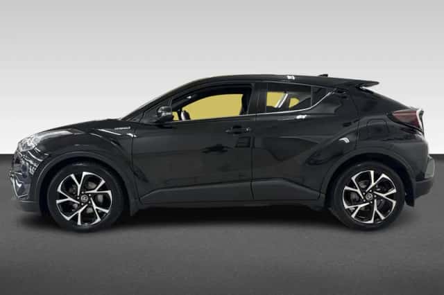 Toyota C-HR (2019) thumbnail 2