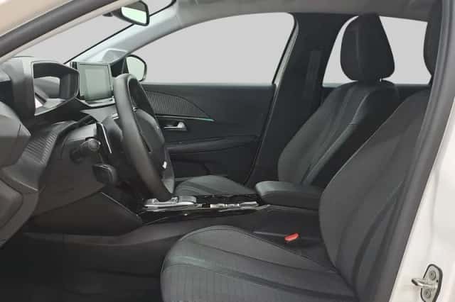 Peugeot 208 (2023) thumbnail 5