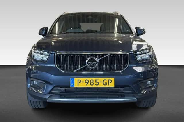 Volvo XC40 (2022) thumbnail 2