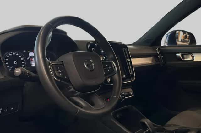 Volvo XC40 (2022) thumbnail 4
