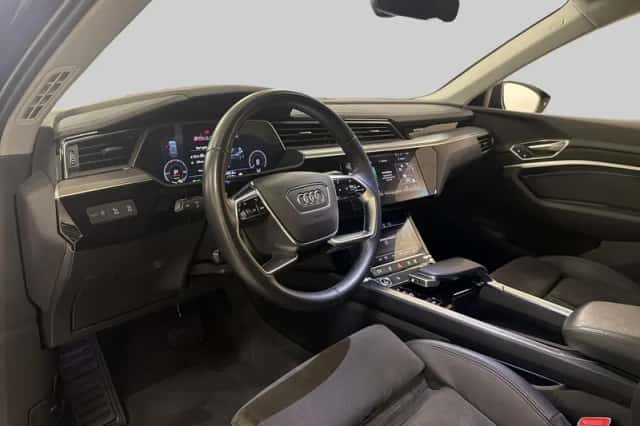 Audi e-tron (2021) thumbnail 4