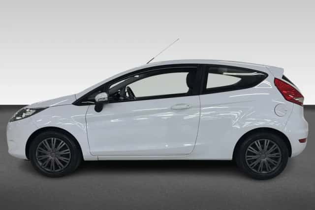 Ford Fiesta (2012) thumbnail 2