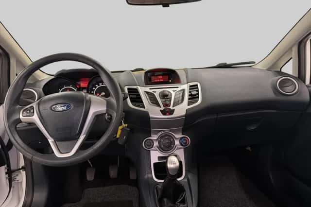 Ford Fiesta (2012) thumbnail 5