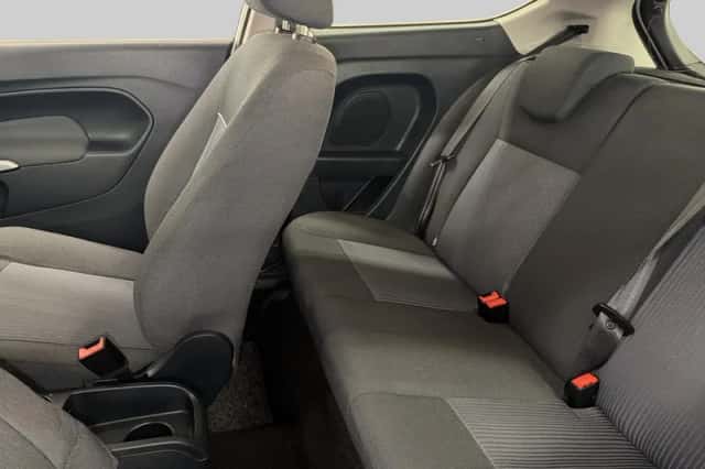 Ford Fiesta (2012) thumbnail 6