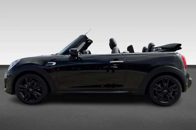 MINI Cabrio (2021) thumbnail 2