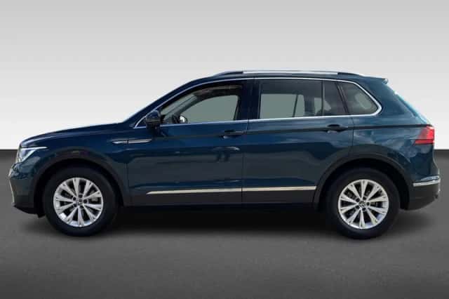 Volkswagen Tiguan (2021) thumbnail 2