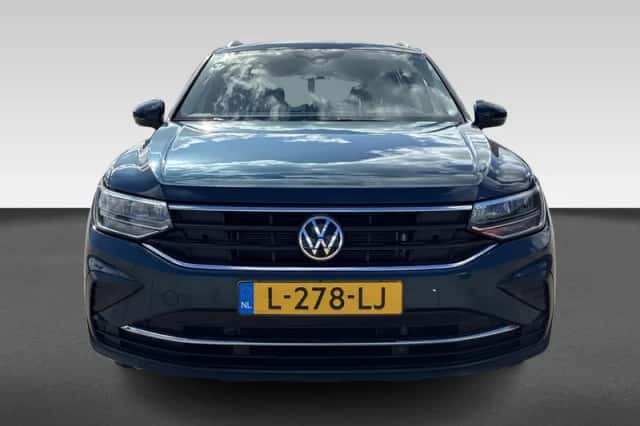 Volkswagen Tiguan (2021) thumbnail 4