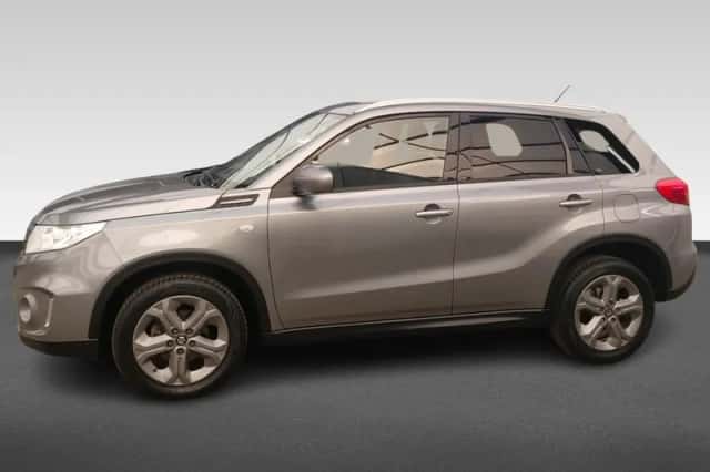 Suzuki Vitara (2016) thumbnail 2