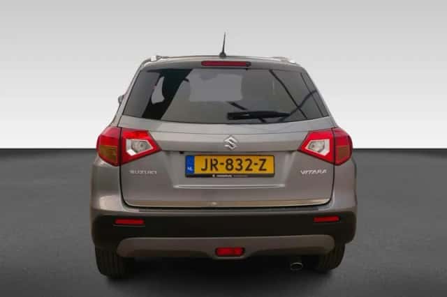 Suzuki Vitara (2016) thumbnail 6