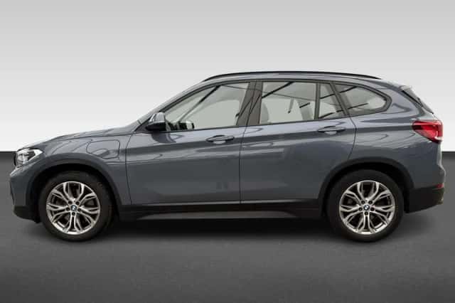 BMW X1 (2021) thumbnail 2