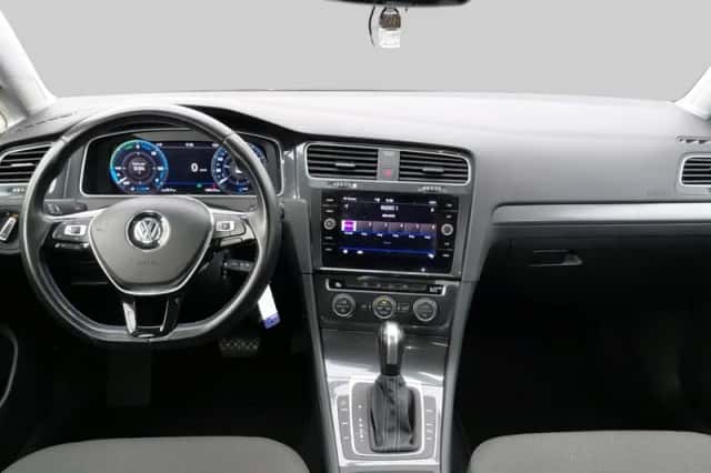 Volkswagen E-Golf (2019) thumbnail 5