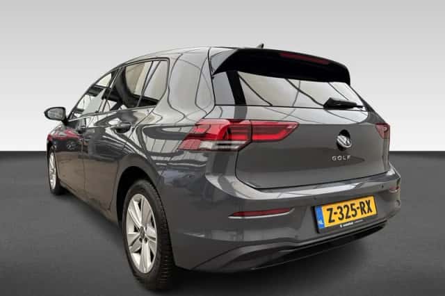 Volkswagen Golf (2024) thumbnail 3
