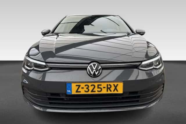 Volkswagen Golf (2024) thumbnail 4