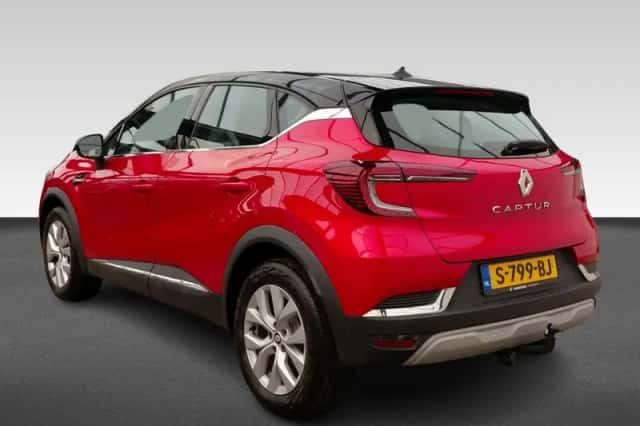 Renault Captur (2022) thumbnail 3