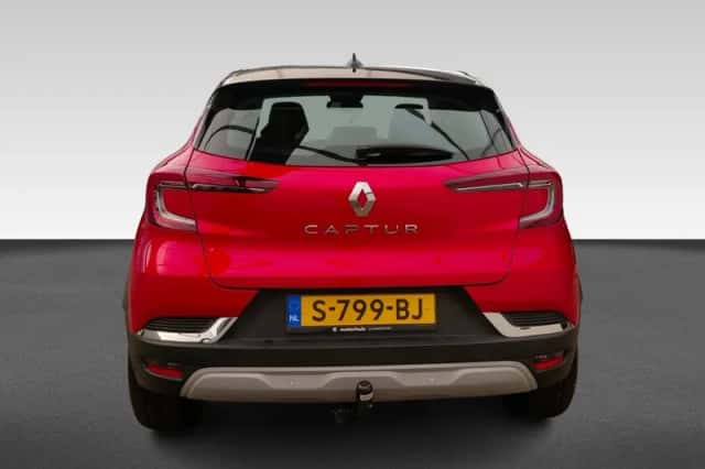 Renault Captur (2022) thumbnail 4