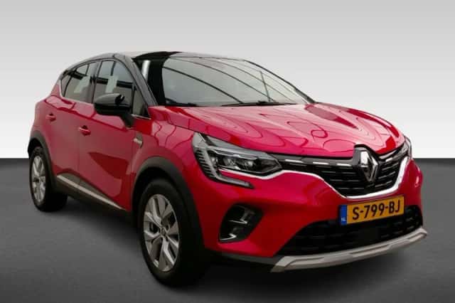 Renault Captur (2022) thumbnail 6