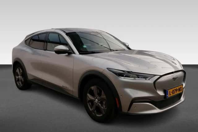 Ford Mustang Mach-E (2021) thumbnail 5