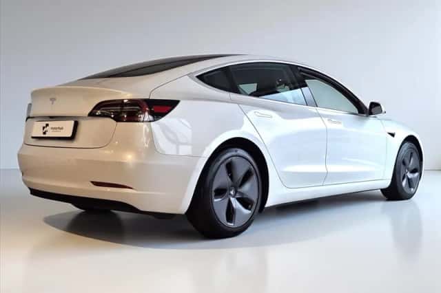 Tesla Model 3 (2020) thumbnail 3