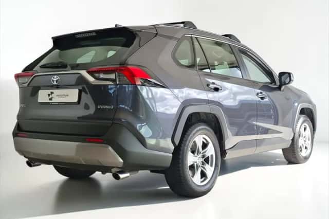 Toyota RAV4 (2022) thumbnail 2