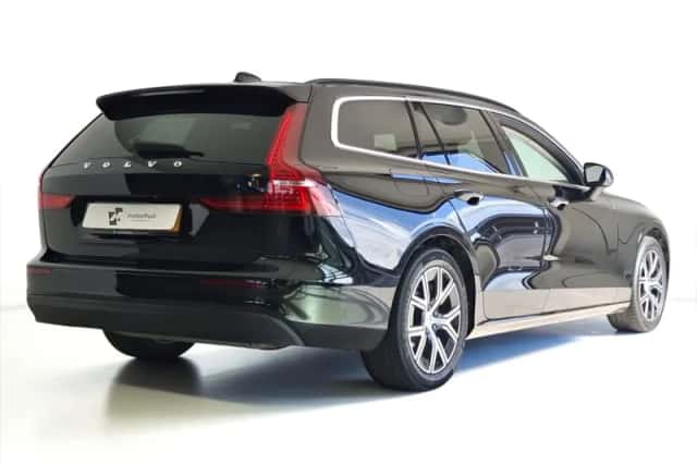 Volvo V60 (2022) thumbnail 2
