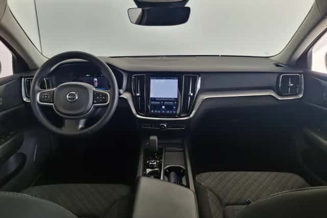 Volvo V60 (2022) thumbnail 4