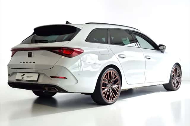 CUPRA Leon Sportstourer (2024) thumbnail 2