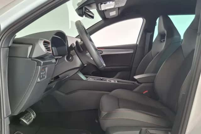 CUPRA Leon Sportstourer (2024) thumbnail 3