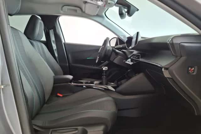 Peugeot 2008 (2022) thumbnail 6