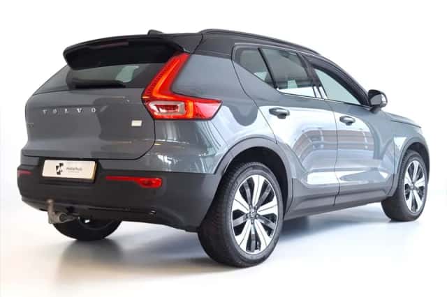 Volvo XC40 (2023) thumbnail 2