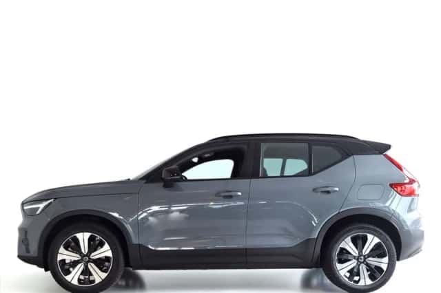 Volvo XC40 (2023) thumbnail 5