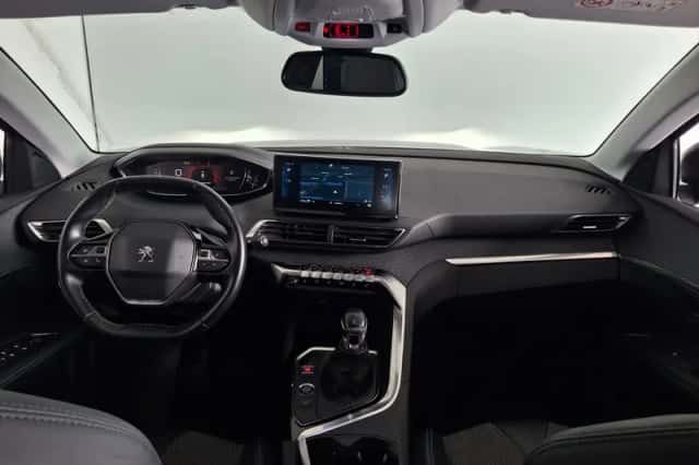 Peugeot 3008 (2022) thumbnail 5