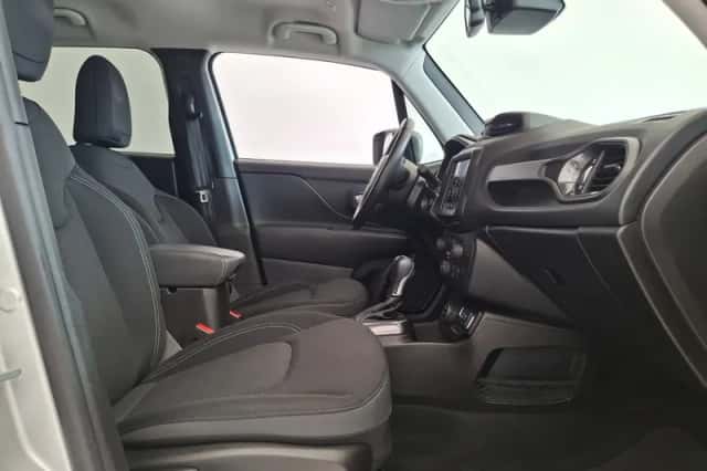 Jeep Renegade (2021) thumbnail 6