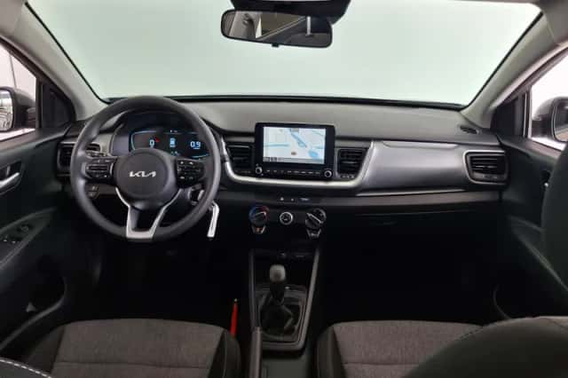 Kia Stonic (2024) thumbnail 4