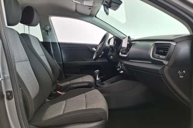 Kia Stonic (2024) thumbnail 6