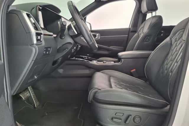 Kia Sorento (2022) thumbnail 3