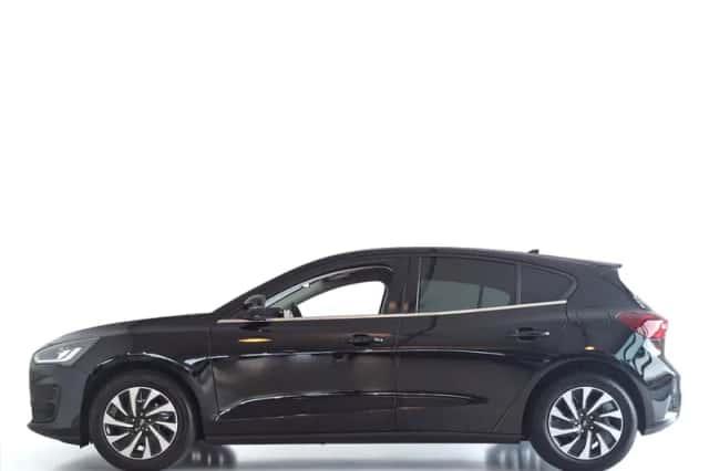 Ford Focus (2022) thumbnail 5
