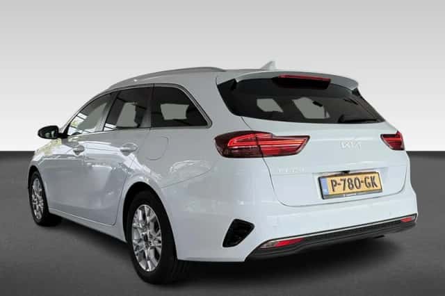 Kia Ceed (2022) thumbnail 3