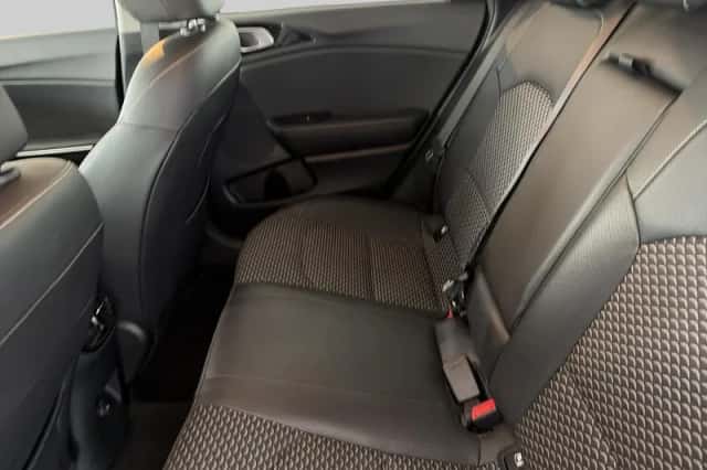 Kia Ceed (2022) thumbnail 6