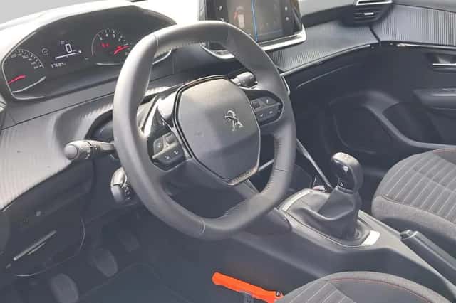 Peugeot 208 (2023) thumbnail 4