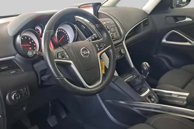 Opel Zafira Tourer (2015) thumbnail 4