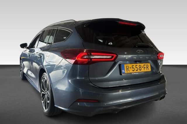 Ford Focus (2022) thumbnail 3